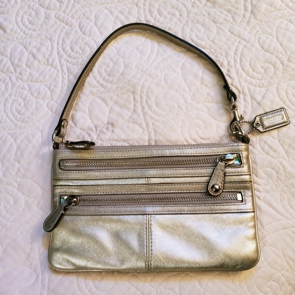 Coach Legacy Zippy Silver Metallic Leather Large Wristlet/Baguette - Picture 2 of 10